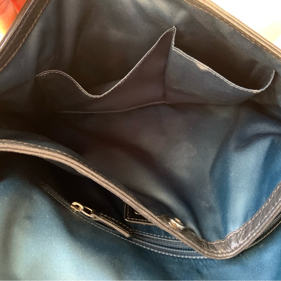 Limited addition, embossed, python snake skin, leather coach purse - Picture 14 of 16